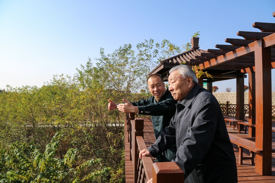 21-2019年10月，國家水利部原副部長王守強參觀金徽股份時盛贊：金徽股份是綠色礦山、文明礦山、美麗礦山。.jpg