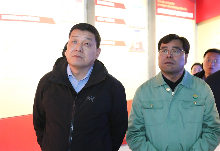 38-2023年12月，民建甘肅省委員會主任委員，全國政協(xié)委員，甘肅省政協(xié)常委，省生態(tài)環(huán)境廳廳長，省核安全局局長葛建團蒞臨金徽股份調(diào)研。.jpg