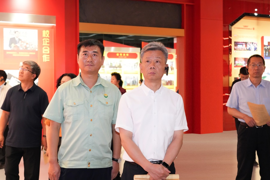 2024.06.23全國政協(xié)委員、省政協(xié)副主席、民盟甘肅省委會主委劉仲奎蒞臨金徽股份調(diào)研.jpg