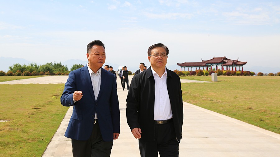 30-2021年5月，省人民檢察院黨組書記、檢察長朱玉蒞臨金徽股份調(diào)研綠色礦山建設(shè)工作。.jpg