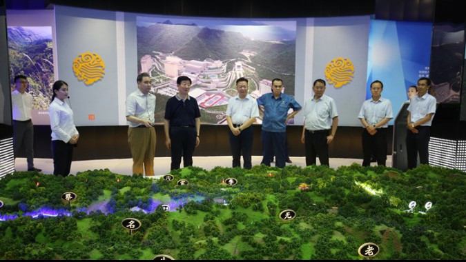 省人大常委會黨組書記、副主任王璽玉一行蒞臨金徽股份視察項目建設工作